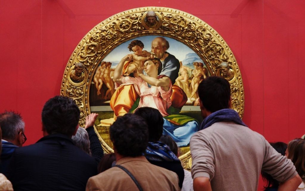 ウフィツィ美術館は所蔵する唯一のミケランジェロ作品《聖家族》(1507年頃）をNFT化して販売した。