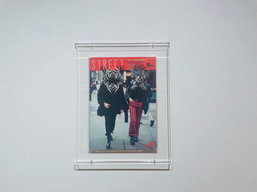 「TOKYO MONSTER, reloaded」展展示風景より　90年代のカルチャー雑誌「STREET」に刺繍を施した作品