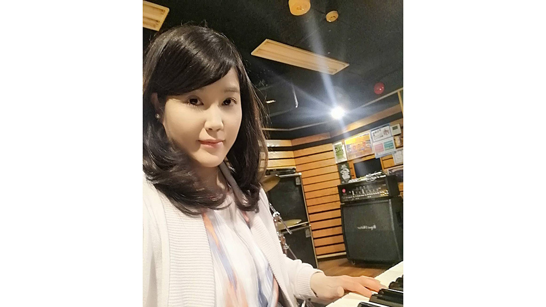 多彩な演奏と即興アレンジで音楽の価値を伝えていく『耳コピピアニスト』とは?