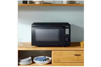 ツインバード、家族で使える23Lの大きめサイズ「センサー付フラット電子レンジ(DR-F423B)」を発売