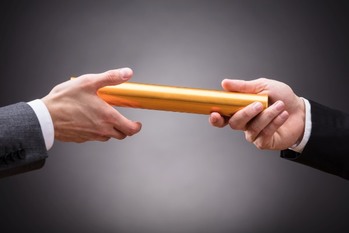 中小企業の事業承継成功に必要なこととは?4つのポイントを解説