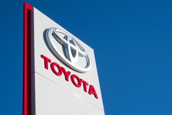 トヨタの平均年収っていくら? コロナ禍の影響はある? 自動車メーカー大手3社を比較