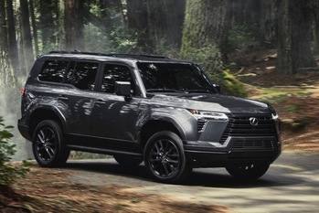 レクサス本格オフローダーのど真ん中。レクサスブランドのSUV、新型「GX」が世界初公開!