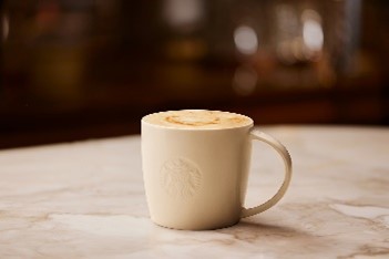 スターバックスコーヒージャパン、コーヒーとオリーブオイルを組み合わせた「スターバックス Oleato」商品を一部店舗で発売