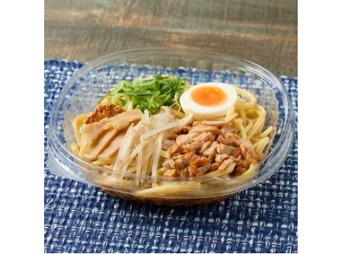 ファミリーマート、「さっぽろ純連」監修の冷し味噌担担麺や「大阪王将」監修の五目あんかけ焼そばなど「うまい麺」を発売