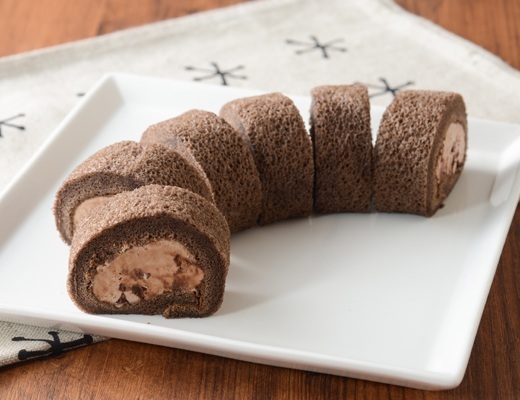 ローソン「パリっとしたチョコのもち食感ロール」