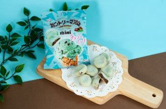 ファミリーマート、「チョコミント」フェアを開催しフラッペ・デザート・アイス・お菓子など全14種類の商品を数量限定発売