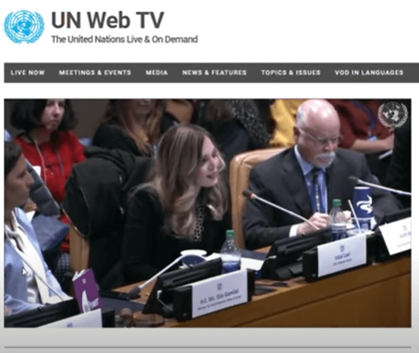 国連の女性地位委員会でスピーチをするインバル氏