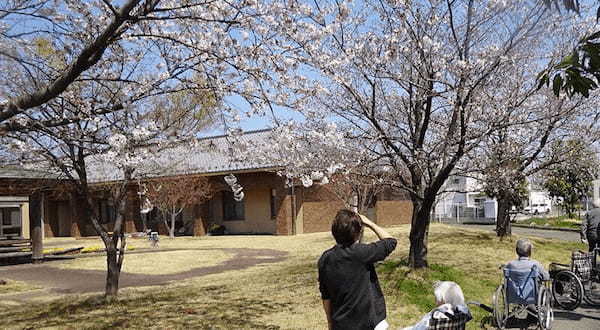 新システムで介護福祉士、看護師、介護支援専門員、管理栄養士の介護保険請求業務を情報一元化 職員の連携強化で介護革新 明光会(群馬県)