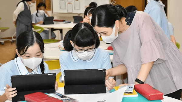 大阪府・堺市、小学生を対象にした「メタバースオンライン英会話」を2月22日に実施
