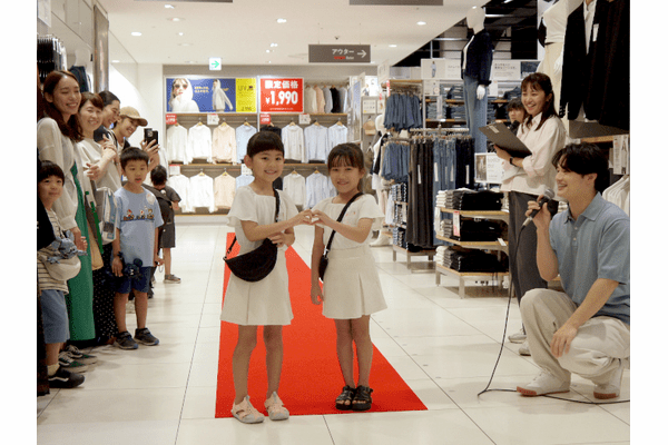 ユニクロ、「はじめてのコーディネート体験（MY FIRST OUTFIT）」イベントを開催、子どもの服選びをてぃ先生もサポート
