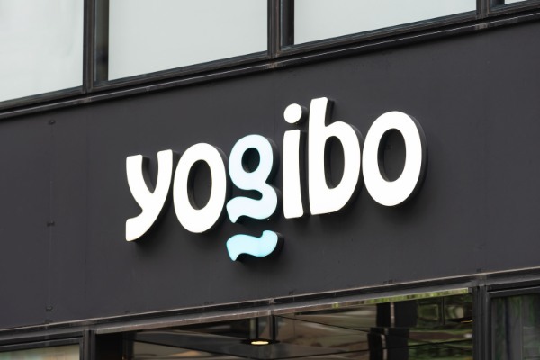 Yogibo、日本の販売代理店が米本社を買収！日本人は「人をダメにするソファ」が好き？