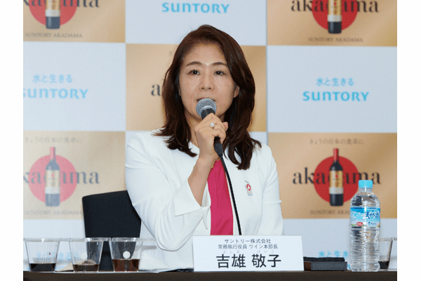 サントリー、醤油・砂糖・みりんを使う日本の食を引き立てる「赤玉プレミアムブレンデッドワイン」を発売