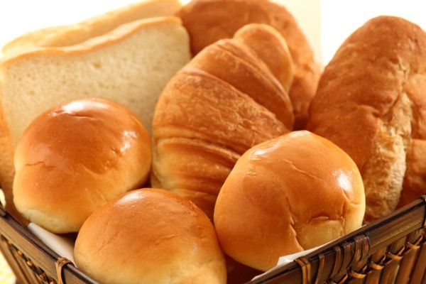 日本の食卓を直撃　一層の口頭も懸念　「普通のパンが高級パンに…」