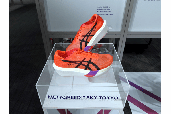 アシックス、トップアスリート向けランニングシューズ「METASPEED RAY」「METASPEED SKY TOKYO」「METASPEED EDGE TOKYO」を発売