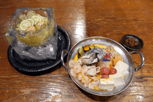 イートジョイ・フードサービス、「道南農林水産部」で冬の名物「痛風鍋」を夏仕様にした「冷やし痛風鍋」と「夏の痛風鍋」を提供