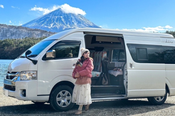 車中泊仕様のハイエースで夫婦ふたり旅！ 出発前に確認してほしい「楽しみ方」やその「注意点」