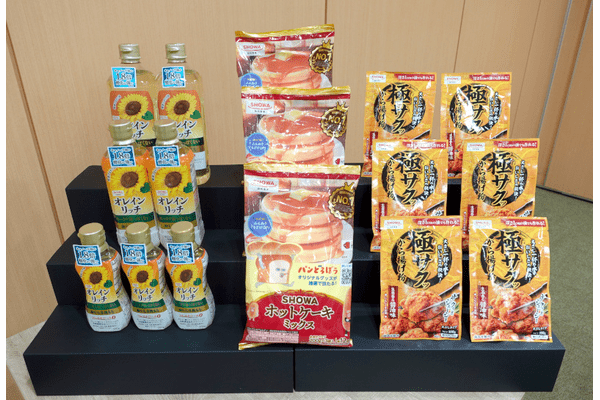 昭和産業、家庭用秋冬新商品「極サクッから揚げ粉」「SHOWAホットケーキミックス600g」「オレインリッチ」を使った試食会を開催