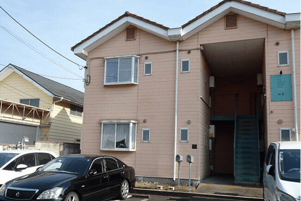 左側の1階にバウ・スペースの事務所があるマンション(群馬県前橋市)