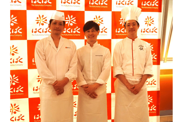 (左から)村田料理長、神保シェフ、井上シェフ