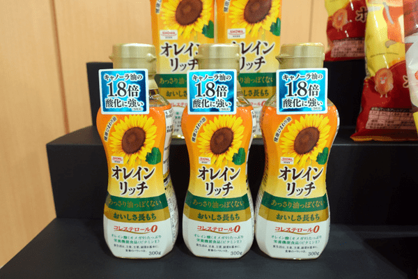 昭和産業、家庭用秋冬新商品「極サクッから揚げ粉」「SHOWAホットケーキミックス600g」「オレインリッチ」を使った試食会を開催