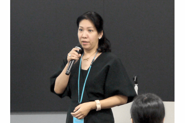 東京都、STEM分野での活躍を推進する女子中高生向けオフィスツアーをサントリーで開催、オリジナルフルーツティーの試作に挑戦