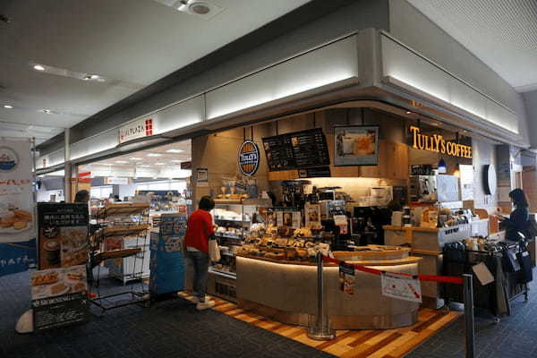 「タリーズコーヒー」羽田空港9番ゲート店、販売スタッフはJAL PLAZA9番ゲートショップと行き来できる体制に