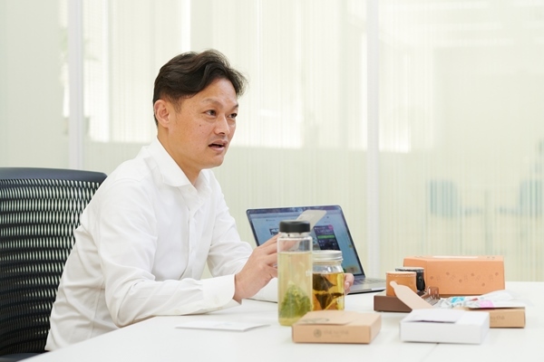 小林氏