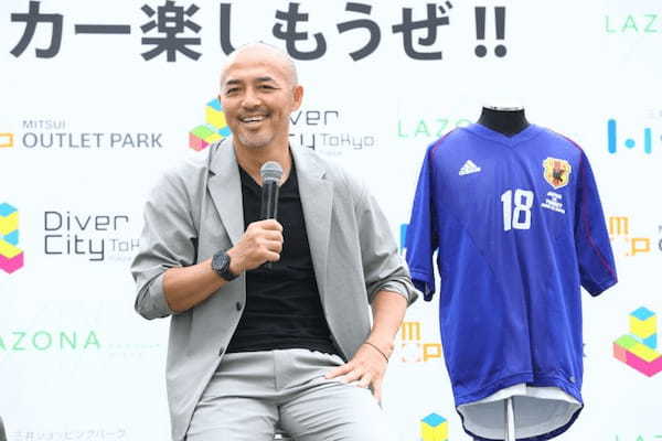 三井不動産商業マネジメント、イベント「みんなでサッカー楽しもうぜ！」で小野伸二さんと槙野智章さんがリフティングに挑戦