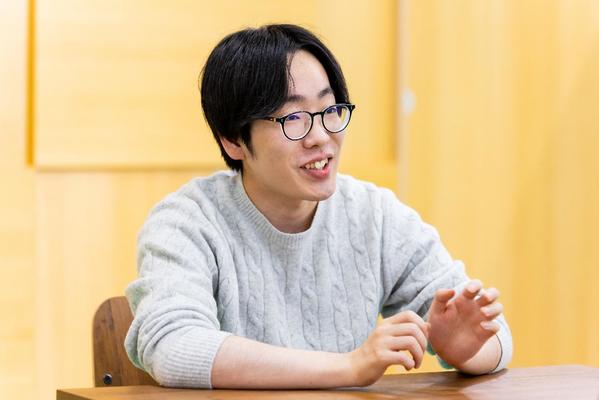 冷静さを失わず、自己成長を見据えるその眼差しの先に見る、AIの未来