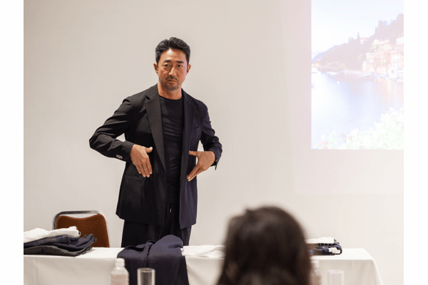 ブッキング・ドットコム、「男性旅とウェルネス」をテーマに箱根試泊ツアーを開催、干場義雅氏が旅先でのコーディネートを伝授
