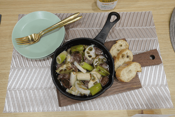 昭和産業、家庭用秋冬新商品「極サクッから揚げ粉」「SHOWAホットケーキミックス600g」「オレインリッチ」を使った試食会を開催