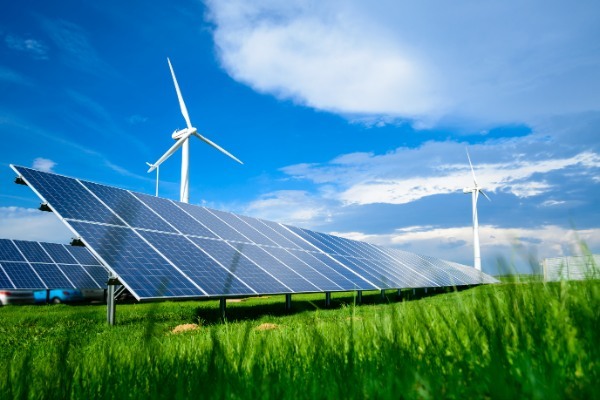 再生可能エネルギーとは？　世界の現状や日本が抱える課題について解説