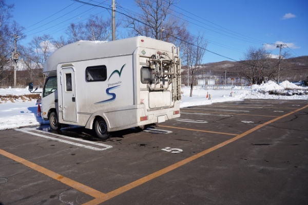 金曜夜の羽田発で行く【冬の北海道モデルコース#1】新千歳空港からラーメン山岡家、そして「タンチョウ撮影の聖地」へ