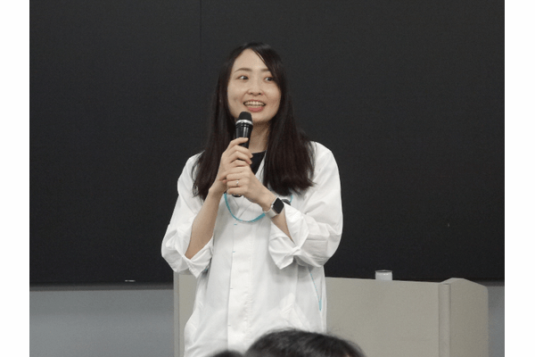 東京都、STEM分野での活躍を推進する女子中高生向けオフィスツアーをサントリーで開催、オリジナルフルーツティーの試作に挑戦