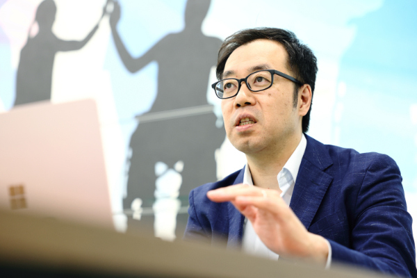 平山 智隆氏