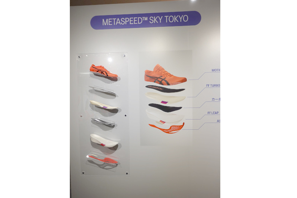 アシックス、トップアスリート向けランニングシューズ「METASPEED RAY」「METASPEED SKY TOKYO」「METASPEED EDGE TOKYO」を発売