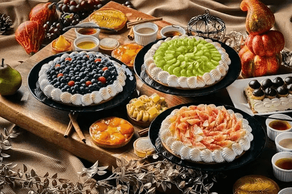 ヒルトン横浜、「Allday Dining Parade」で「スイーツビュッフェ~秋の味覚の収穫祭~」を期間限定開催