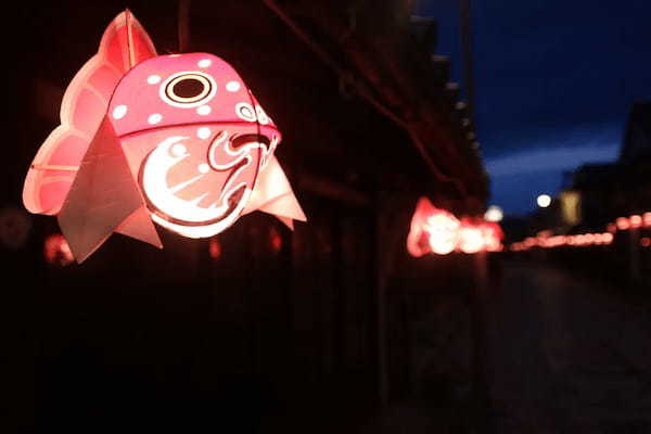 夏夜を泳ぐ灯りたち――白壁の町を彩る“柳井金魚ちょうちん祭り”の魅力【山口エリア】