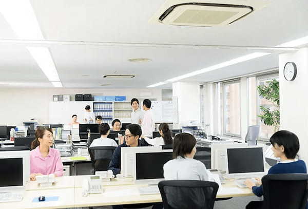OFF-JTの教育訓練費1人当たり1.5万円、自己啓発支援費用は0.4万円に増加