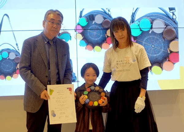 兵庫県鞄工業組合、8名の子どもが描いた「夢のかばん」が豊岡鞄の職人チームの手によって実際の鞄になって完成