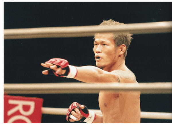 エンタメやスポーツで国民を豊かな生活に導く政治家に転身した元格闘家の思いとは
