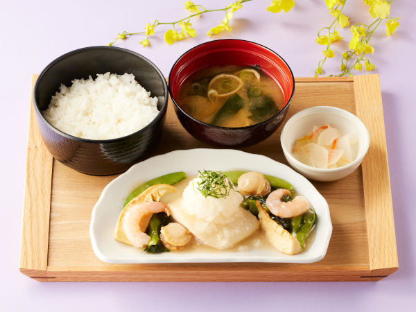 ココスジャパン、ファミリーレストラン「ココス」で旬の食材や春色を盛り込んだ「2024春グランドメニュー」を開始