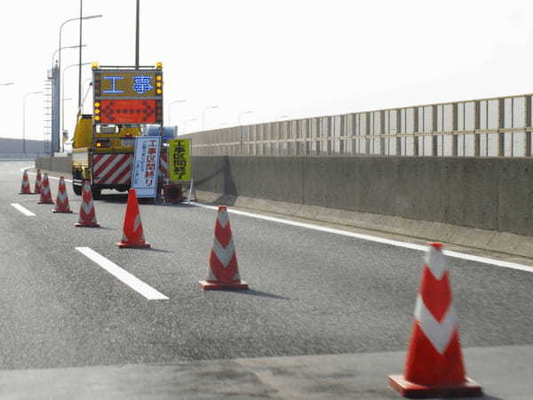 東名リニューアル工事で激しい渋滞に注意。「大井松田IC」～「清水IC」間で、9月4日～約半年間実施