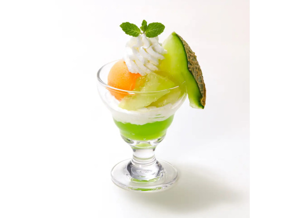 ロイヤルホスト、ブリュレからパンケーキまでメロンを味わう初夏のデザート夏季限定デザート「Fresh Melon Dessert」を期間限定販売