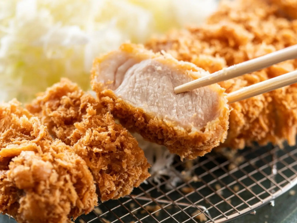 串カツ田中HD、品川区東五反田に新業態「厚切りとんかつ 厚とん」の1号店をオープン
