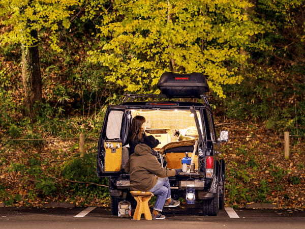 北欧に一番近い車中泊スポット!? 埼玉県の「メッツァRVパーク」へ、犬連れバンライフ旅