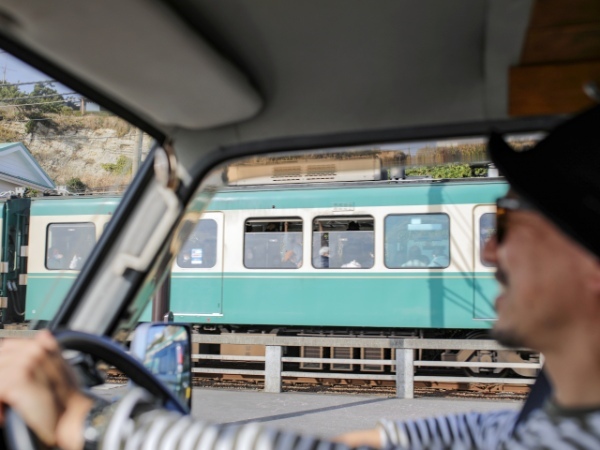 鎌倉観光から国道134号線を通って愛車を眺めながら泊まれる温泉グランピングへ【犬と一緒に巡る神奈川旅モデルコース：後編】