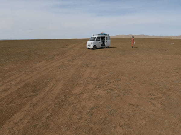 モンゴルの大草原で車中泊。吹雪の中、マイナス50度になる極寒の地で【すみません、ボクら、迷子でしょうか？：第4話】