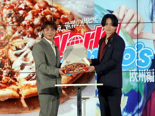 ドミノ・ピザ、欧州4ヵ国の人気肉ピザを日本人好みにアレンジした「ワールドドミノ 欧州編」を期間限定発売